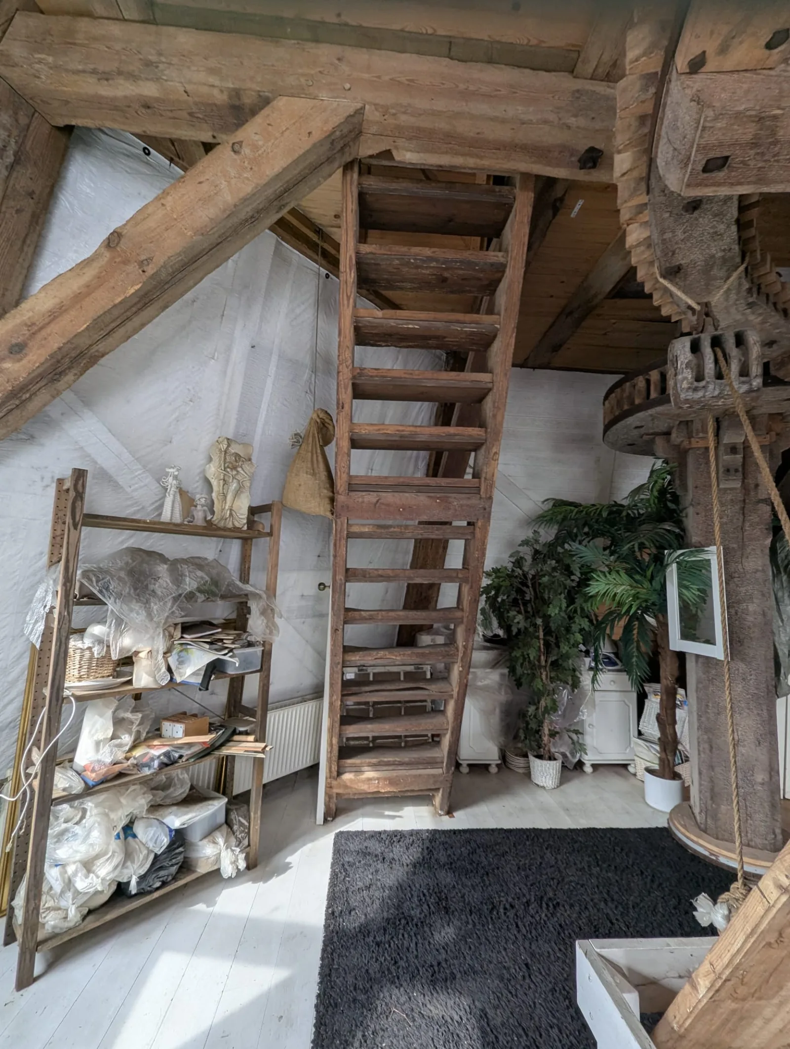 Trappe mellem etagerne